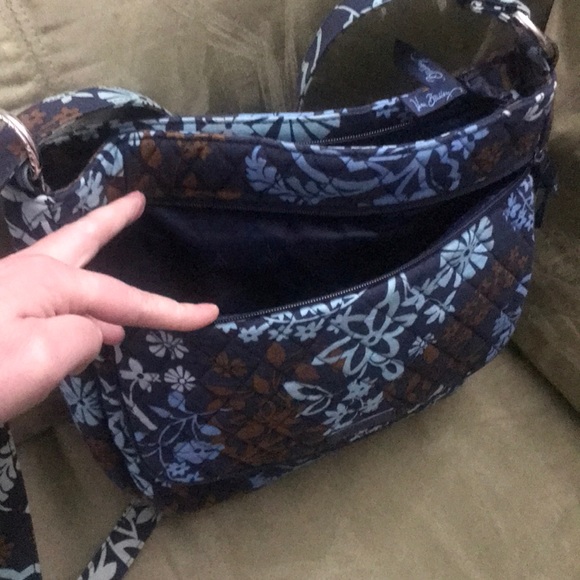Vera Bradley Carson mailbag crossbody,barely used - Picture 3 of 6